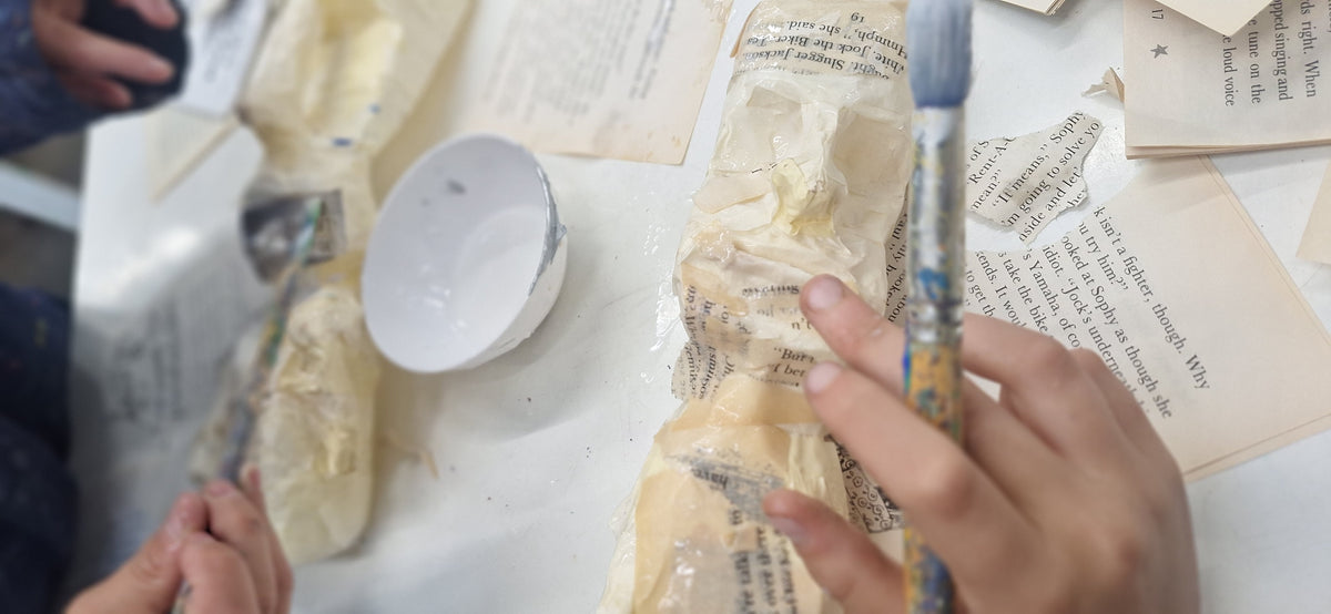 Create Art and Chat               A social art Club for adults and over 18's